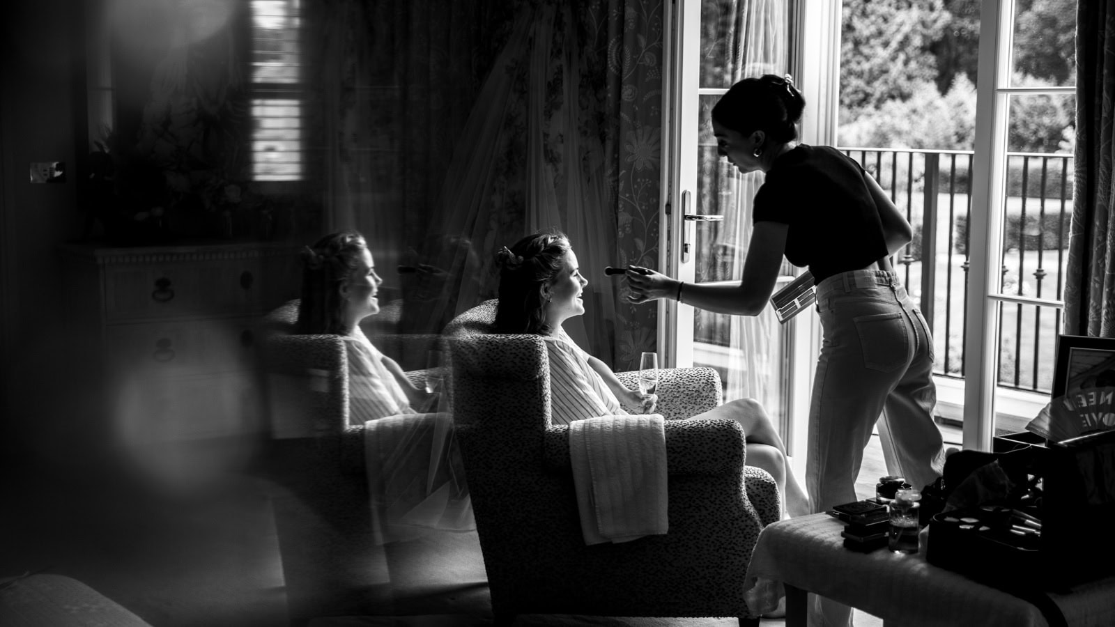 bride having make up